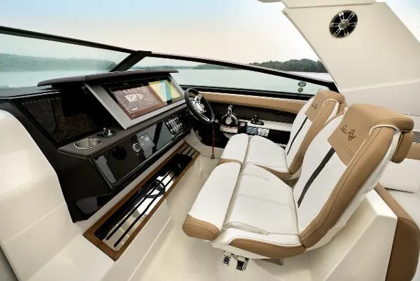 Slide: The Image of Sea Ray SLX 400 2019 - 8