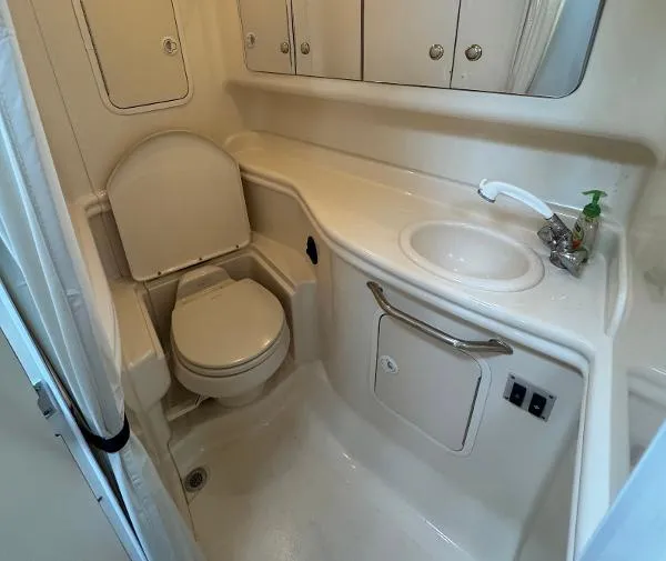 Slide: The Image of Sea Ray 320 Sundancer 2004 - 6