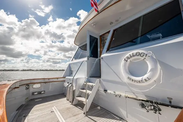 Slide: The Image of Cheoy Lee 90 Motor Yacht 1985 - 8