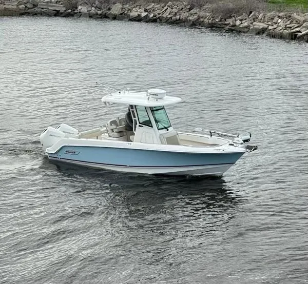 Slide: The Image of Boston Whaler 250 Outrage 2022 - 2