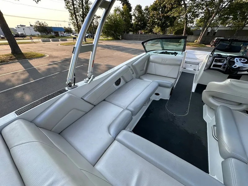 Slide: The Image of MasterCraft NXT22 2017 - 11