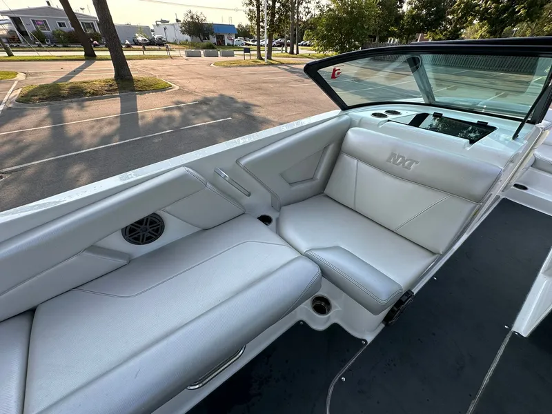 Slide: The Image of MasterCraft NXT22 2017 - 13