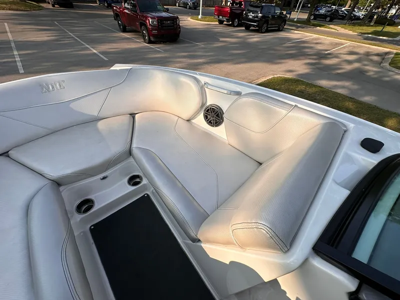 Slide: The Image of MasterCraft NXT22 2017 - 16