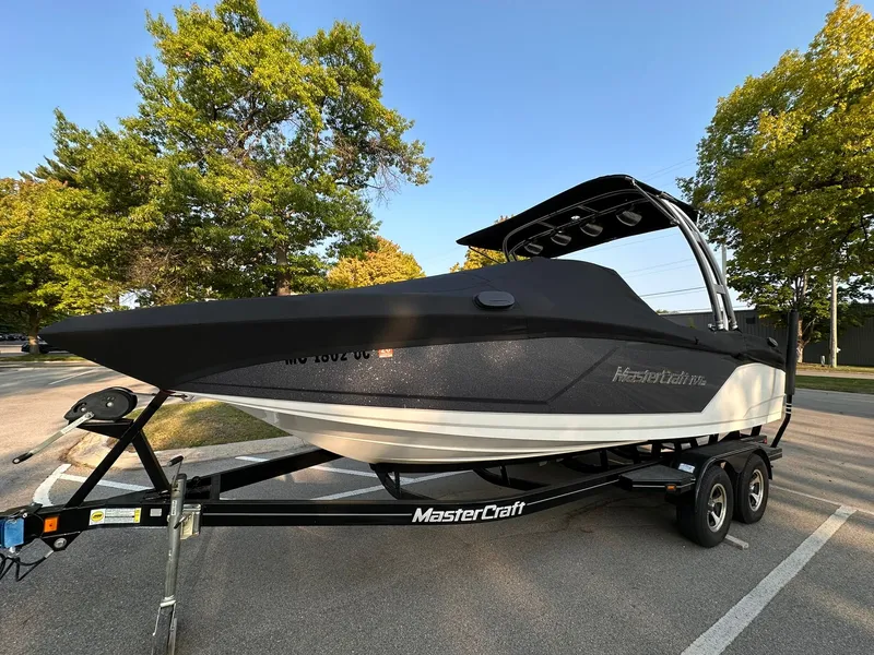 Slide: The Image of MasterCraft NXT22 2017 - 4