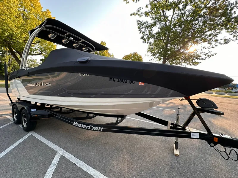 Slide: The Image of MasterCraft NXT22 2017 - 5