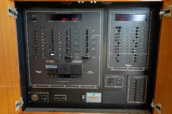 Slide: The Image of Viking 50 Convertible 2001 - 8