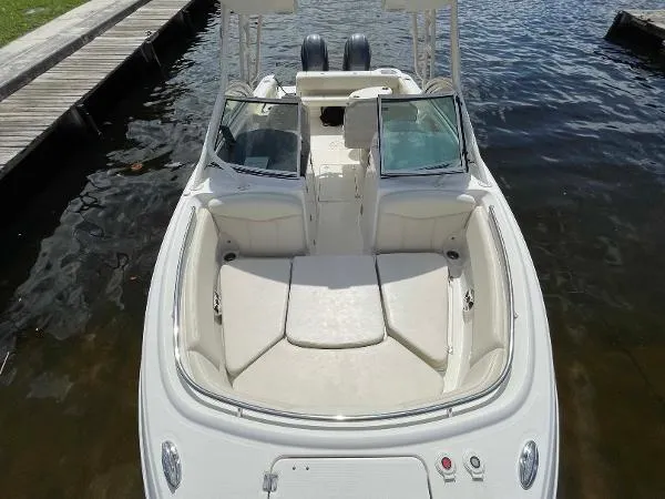 Slide: The Image of Robalo 247 Dual Console 2017 - 6