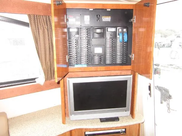 Slide: The Image of Meridian 411 Sedan 2007 - 4