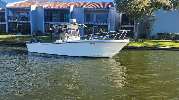 Slide: The Image of Mako 261 CLASSIC CENTER CONSOLE 1991 - 8