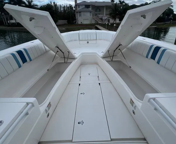 Slide: The Image of Intrepid 400 Center Console 2016 - 9