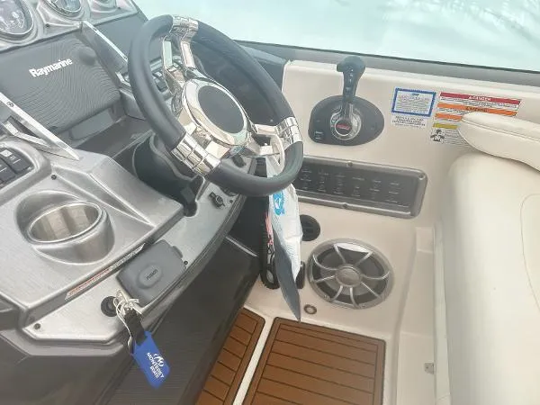 Slide: The Image of Monterey 280 Sport Yacht 2014 - 6