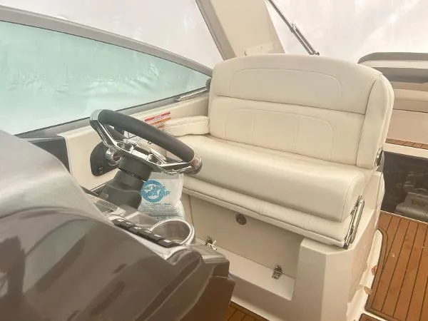 Slide: The Image of Monterey 280 Sport Yacht 2014 - 9
