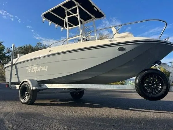 Slide: The Image of Bayliner Trophy T18 BAY 2023 - 8