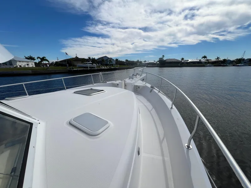 Slide: The Image of Mainship 430 Trawler 2002 - 10