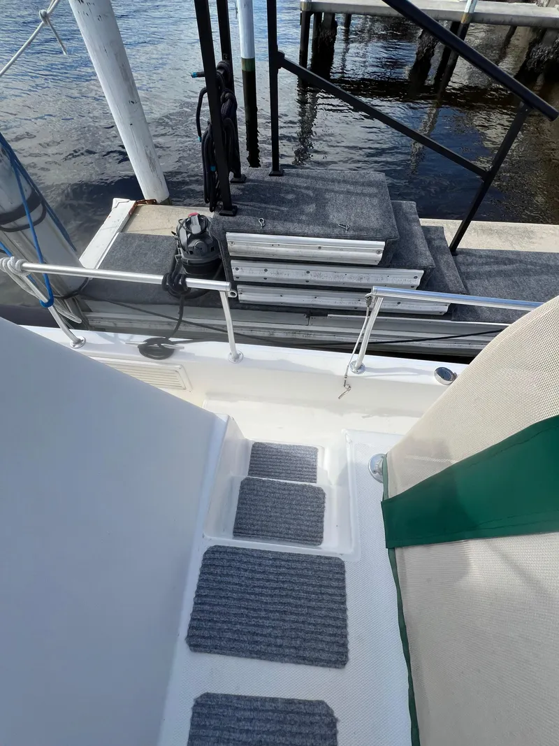 Slide: The Image of Mainship 430 Trawler 2002 - 7