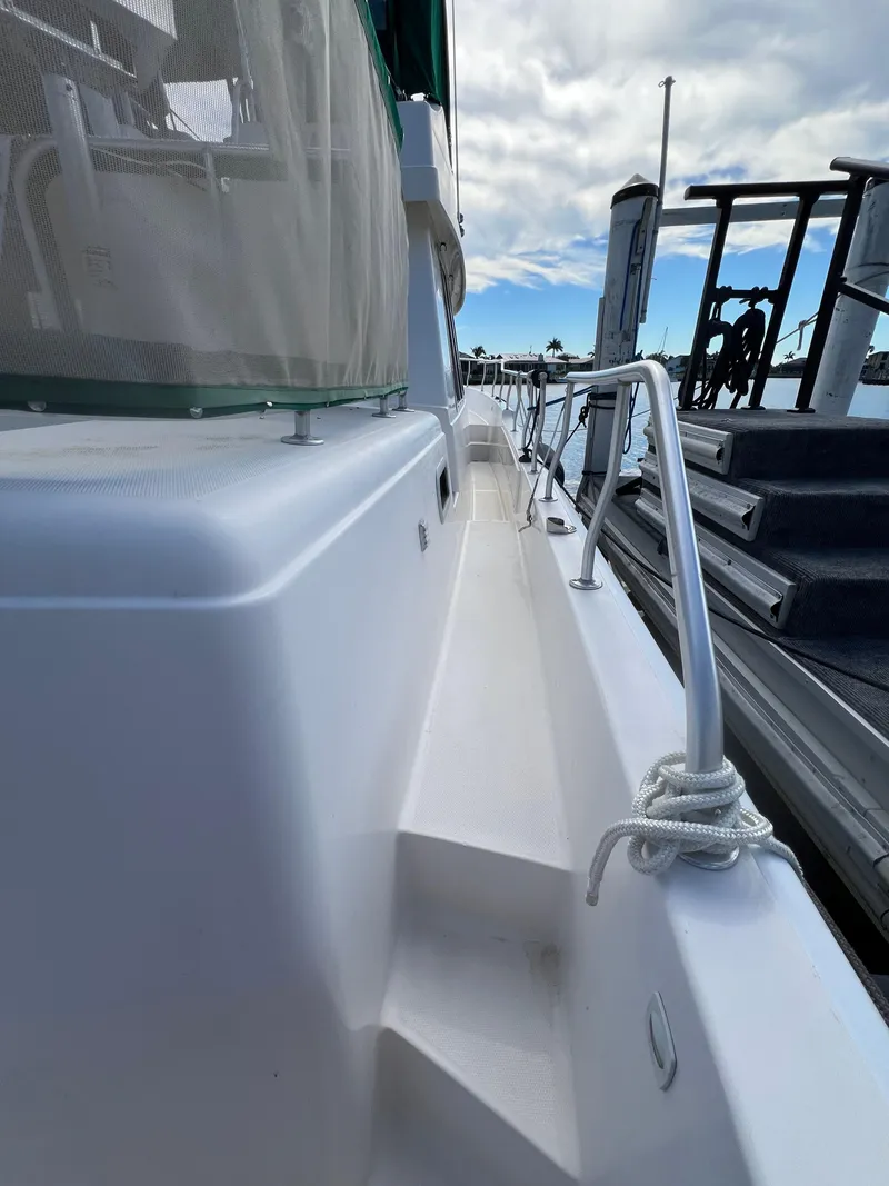 Slide: The Image of Mainship 430 Trawler 2002 - 8