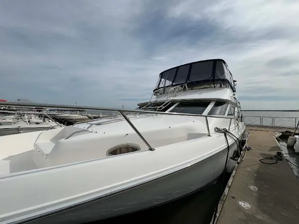 Slide: The Image of Sea Ray 440 Express Bridge 1996 - 5
