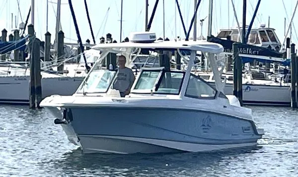 Slide: The Image of Boston Whaler 280 Vantage 2023 - 3