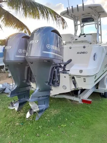 Slide: The Image of Robalo R260 Center Console 2017 - 2