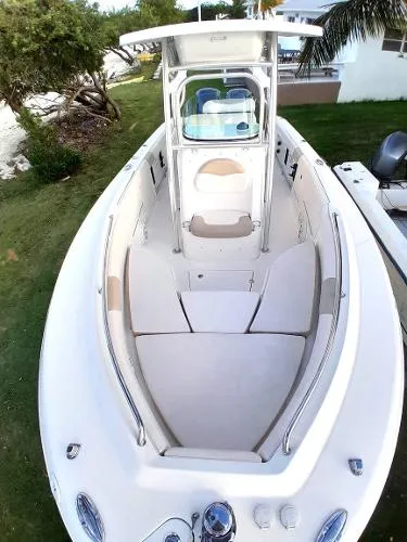 Slide: The Image of Robalo R260 Center Console 2017 - 5
