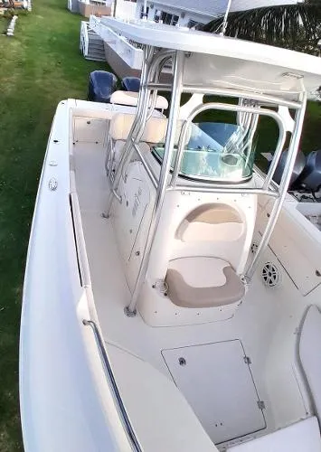 Slide: The Image of Robalo R260 Center Console 2017 - 6