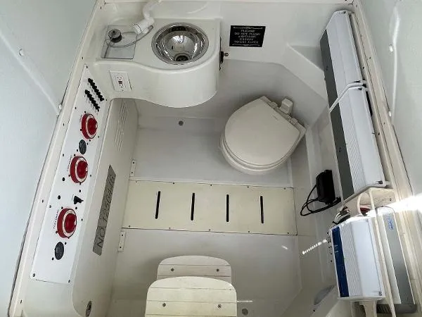 Slide: The Image of Hydra-Sports 3400 Center Console 2015 - 5