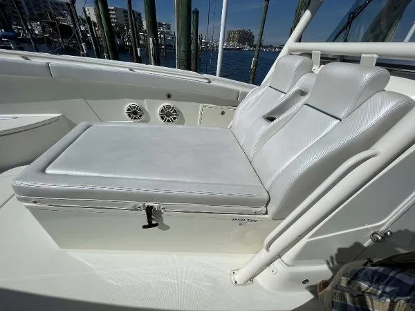 Slide: The Image of Hydra-Sports 3400 Center Console 2015 - 8