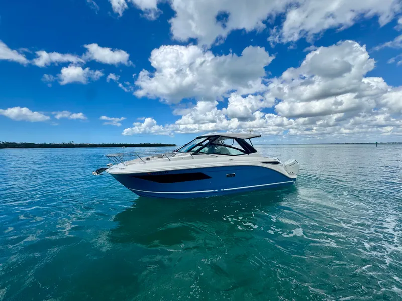 Slide: The Image of Sea Ray Sundancer 320 Outboard 2025 - 9