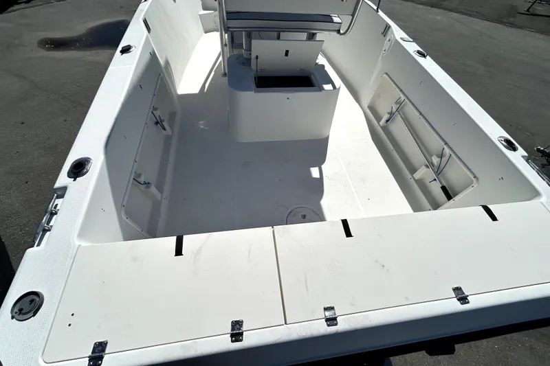 Slide: The Image of 2004 Hydra-Sports Lightning 230 CC boat on trailer, viewed from the front. - 8