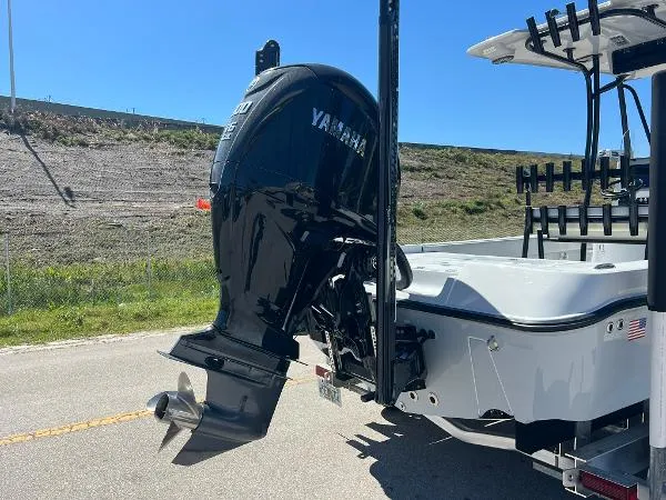 Slide: The Image of Contender 25 Bay 2022 - 3