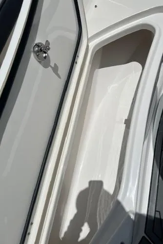 Slide: The Image of Tidewater 256 Adventurer 2022 - 10