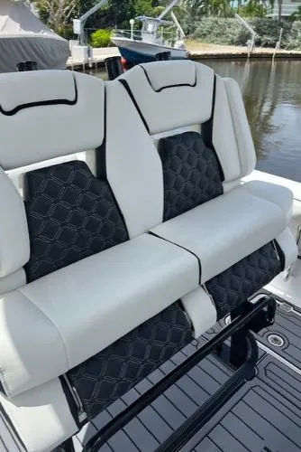Slide: The Image of Tidewater 256 Adventurer 2022 - 11