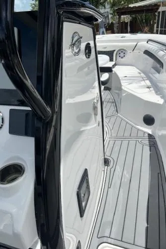 Slide: The Image of Tidewater 256 Adventurer 2022 - 3
