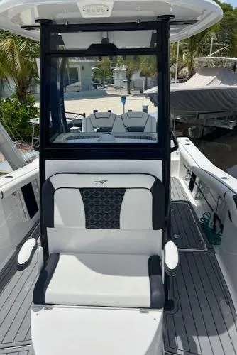 Slide: The Image of Tidewater 256 Adventurer 2022 - 5