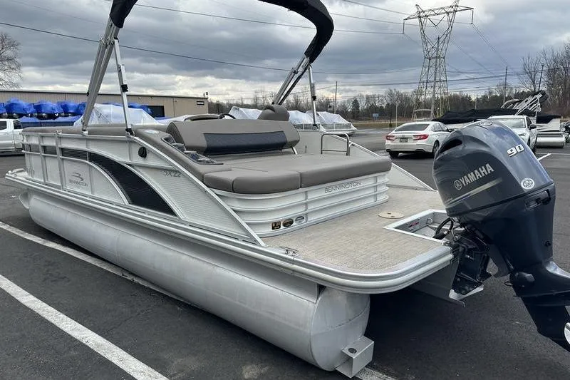 Slide: The Image of 2019 Bennington SX 22 SSBXP pontoon boat with Yamaha 90 outboard motor. - 8