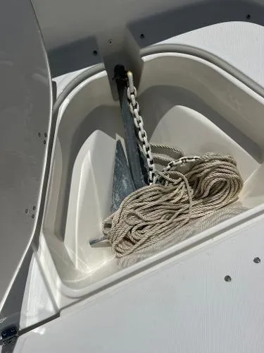 Slide: The Image of Boston Whaler 210 Dauntless 2020 - 11