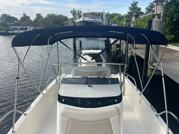 Slide: The Image of Boston Whaler 210 Dauntless 2020 - 5