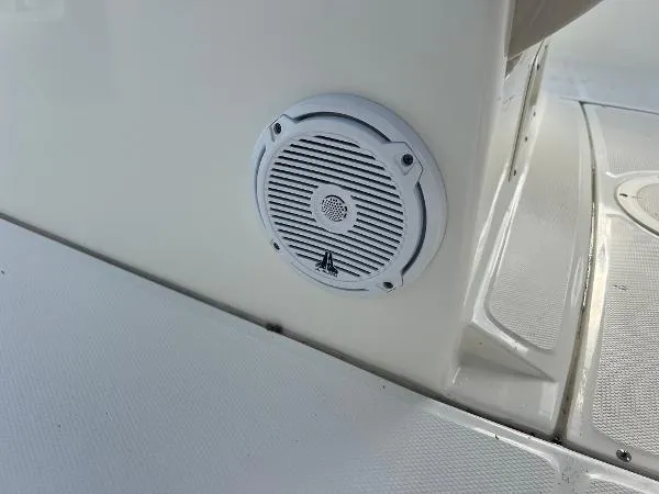 Slide: The Image of Boston Whaler 210 Dauntless 2020 - 7