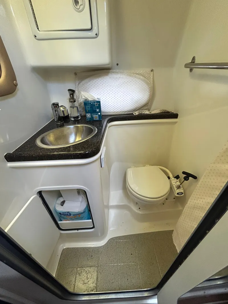 Slide: The Image of Rinker 290 Express Cruiser 2013 - 52