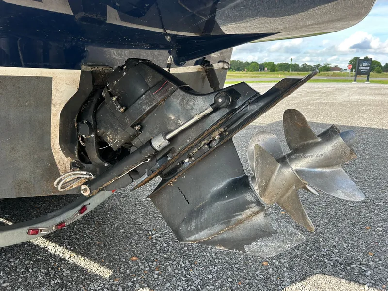 Slide: The Image of Rinker 290 Express Cruiser 2013 - 54