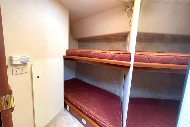 Slide: The Image of GUEST STATEROOM W/OVER/UNDER BUNKS - 21