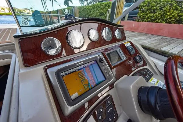 Slide: The Image of Sea Ray 330 Sundancer 2013 - 11