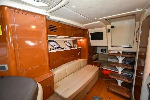 Slide: The Image of Sea Ray 330 Sundancer 2013 - 4