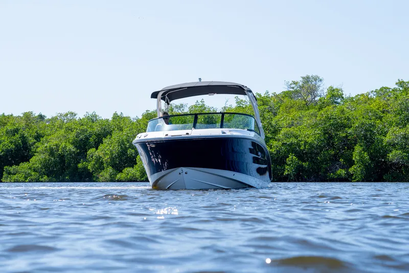 Slide: The Image of Sea Ray SDX 250 Outboard 2026 - 35