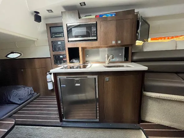 Slide: The Image of Monterey 295 Sport Yacht 2018 - 4