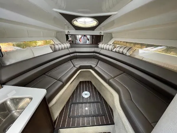 Slide: The Image of Monterey 295 Sport Yacht 2018 - 7