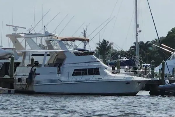 Slide: The Image of Trojan Bertram 40 Aft Cabin 1990 - 0