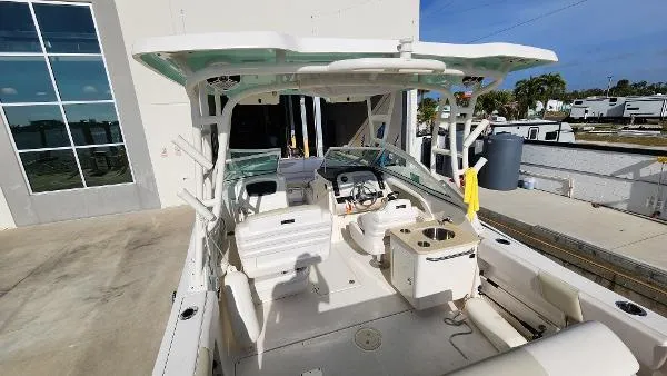 Slide: The Image of Robalo R247 2016 - 8