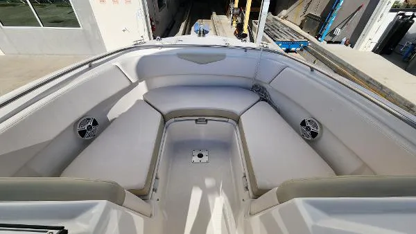 Slide: The Image of Robalo R247 2016 - 9