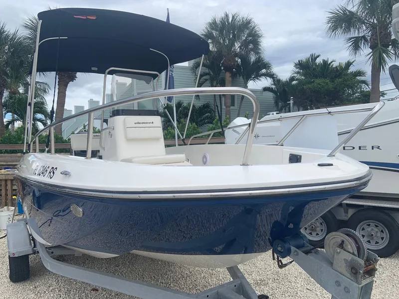 Slide: The Image of Bayliner Element F18 2018 - 0